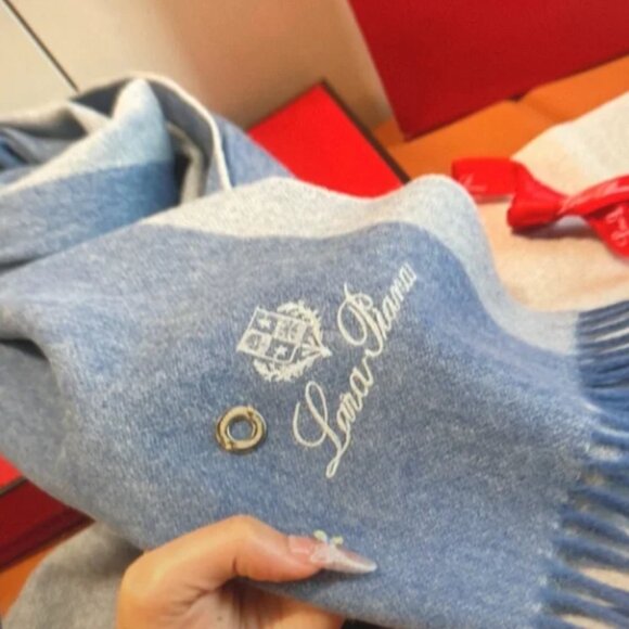 Loro Piana Cashmere Scarf - Picture 3 of 7